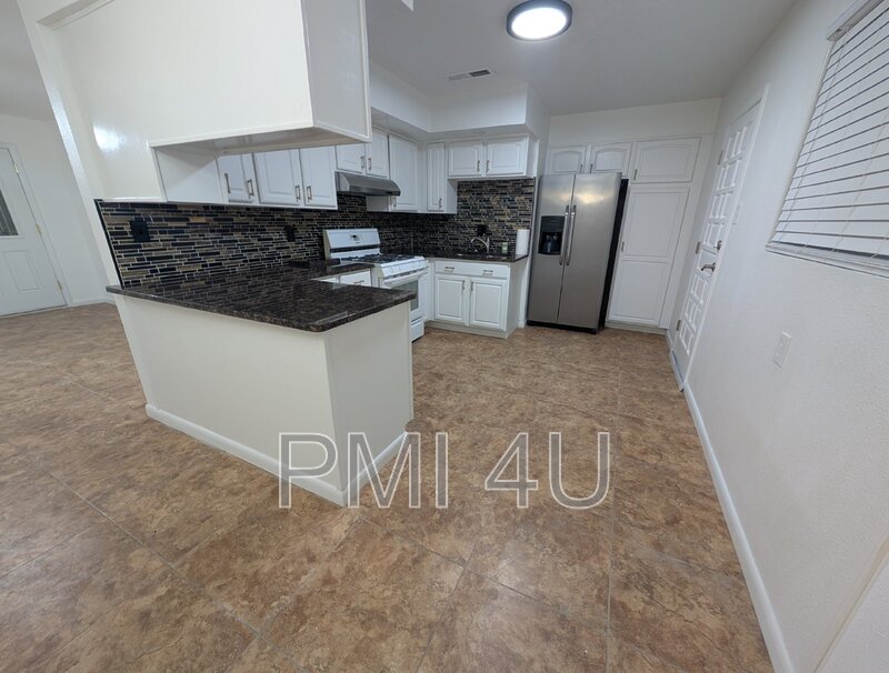 Albuquerque House: 309 Vincent Ct NW