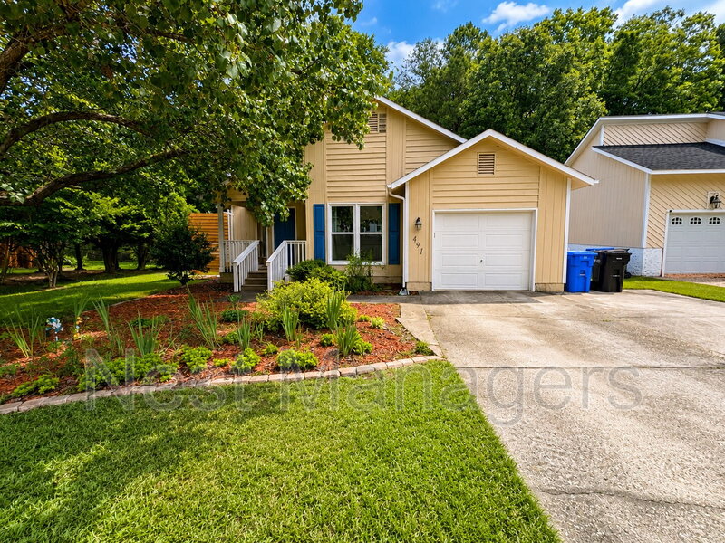 Fayetteville House: 491 Oates Drive