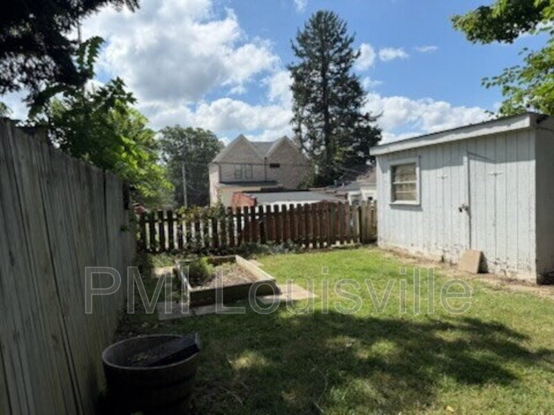 Louisville House: 1404 Winter Avenue