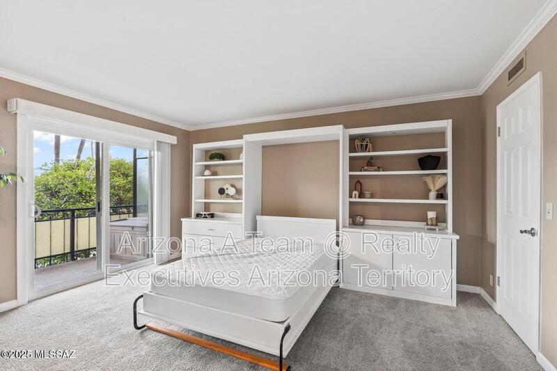 Tucson House: 3940 East Timrod Street