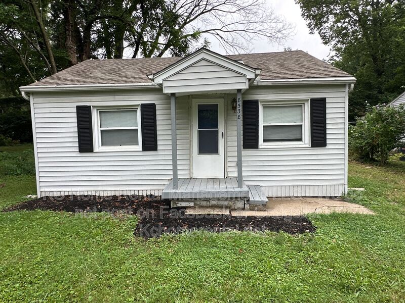 Overland Park House: 8538 England St