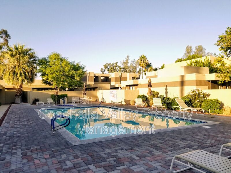Palm Springs House: 433 Bradshaw Lane