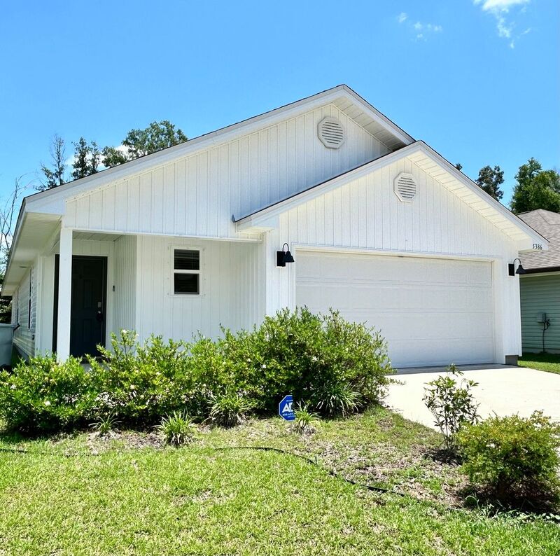 Pace House: 5386 Peach Dr