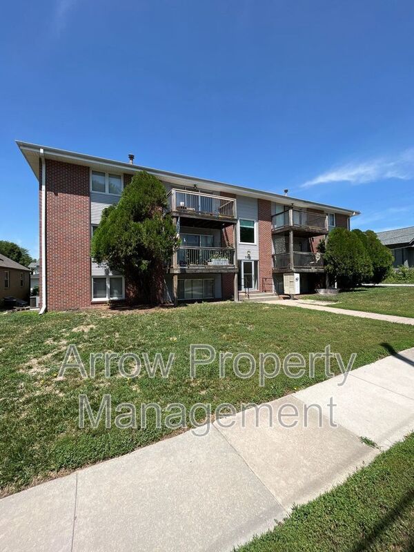 Lincoln Condo: 3831 South 46th Street