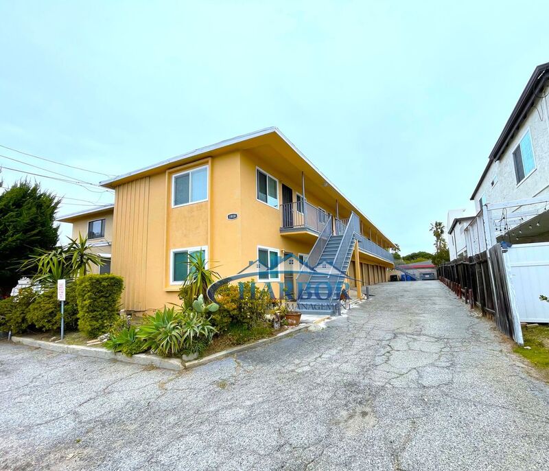 Redondo Beach Condo: 1919 Vanderbilt Lane