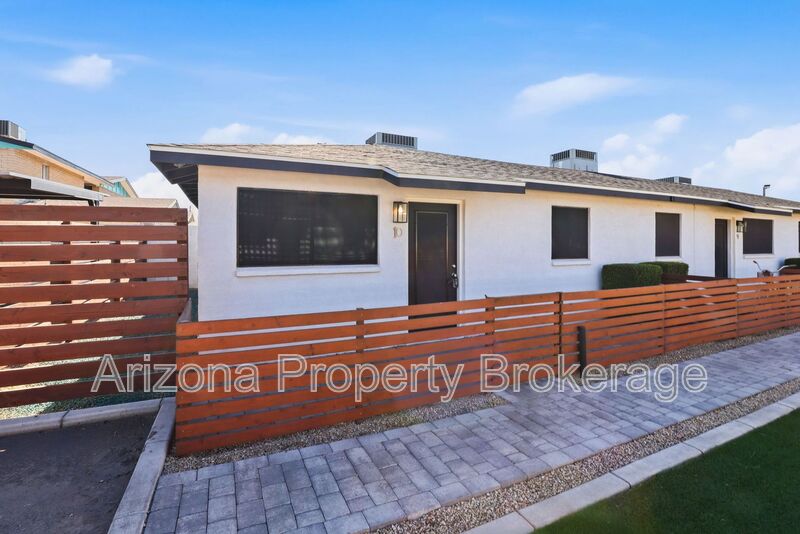 Phoenix Condo: 4150 N. 25th St.