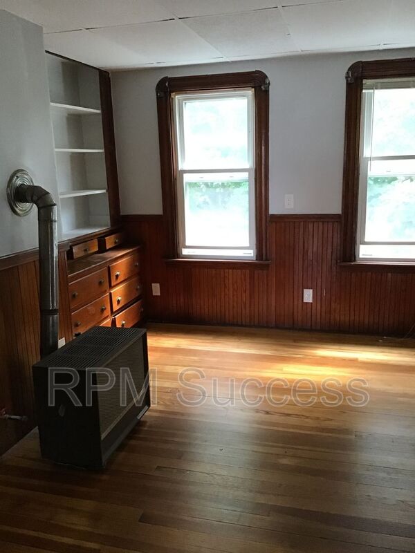 Request a Viewing for 201203 Myrtle St, Apartment 3W Tenant Turner