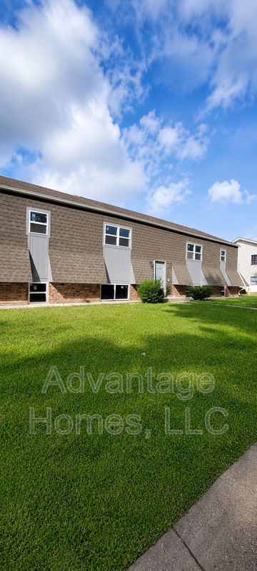 Kansas City House: 702 N 70th St