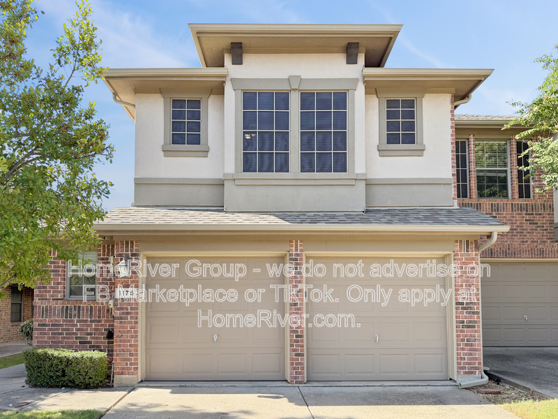 Allen Townhome: 1175 Sophia St