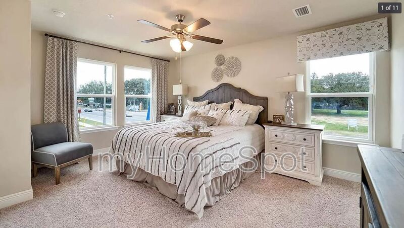 Pensacola House: 6012 Royal Port Ct