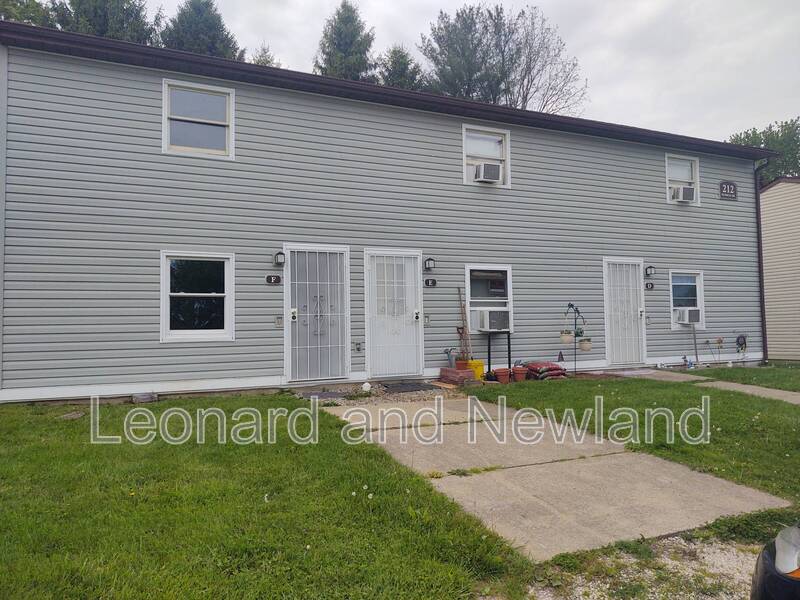 Byesville House: 212 Patricia Dr