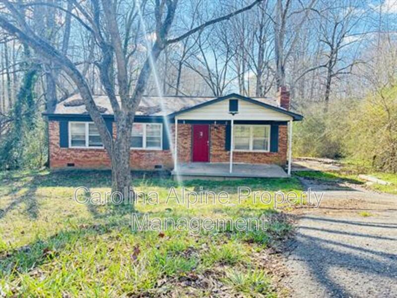 Gastonia House: 3729 Somerset Dr.