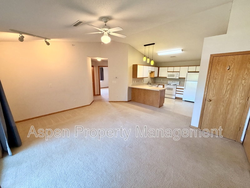 Iowa City Condo: 2825 Triple Crown Lane