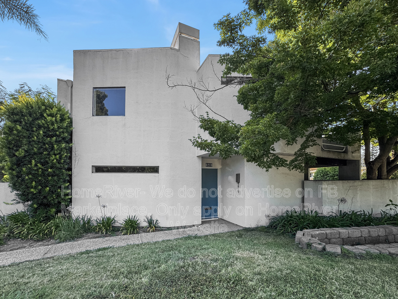 Sacramento House: 6210 Gloria Dr