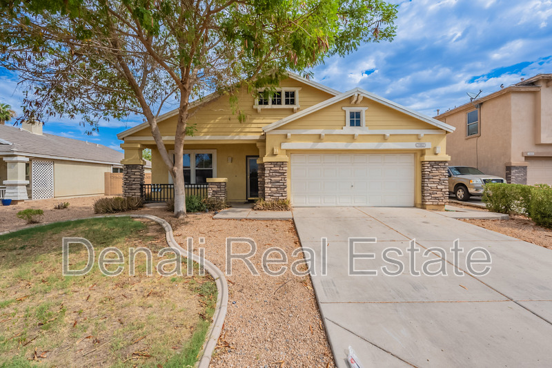 Glendale House: 7062 W Palmaire Avenue
