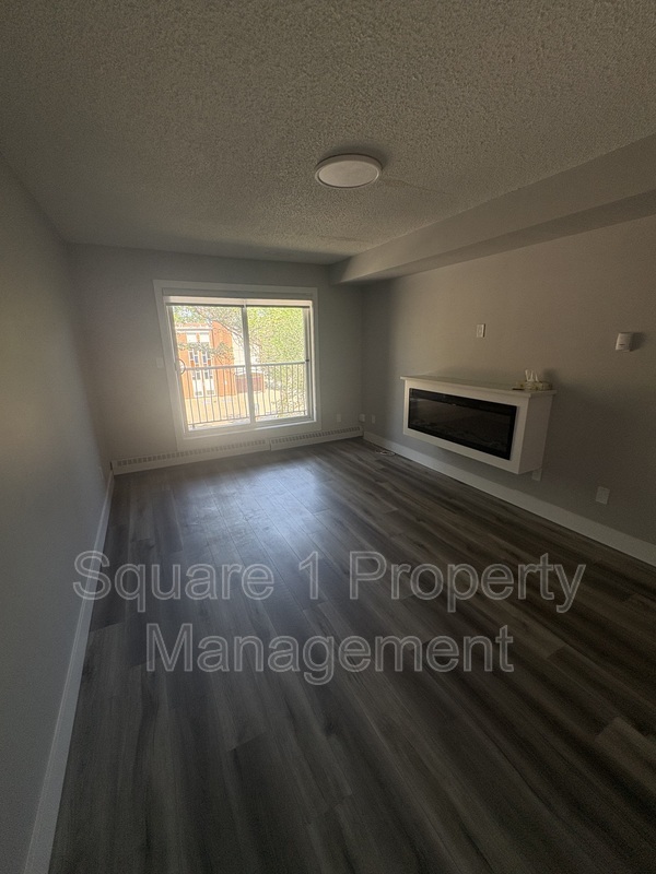 Edmonton Condo: 9905 83 Ave