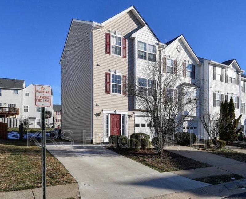 Fredericksburg Townhome: 7032 Wytheville Cir