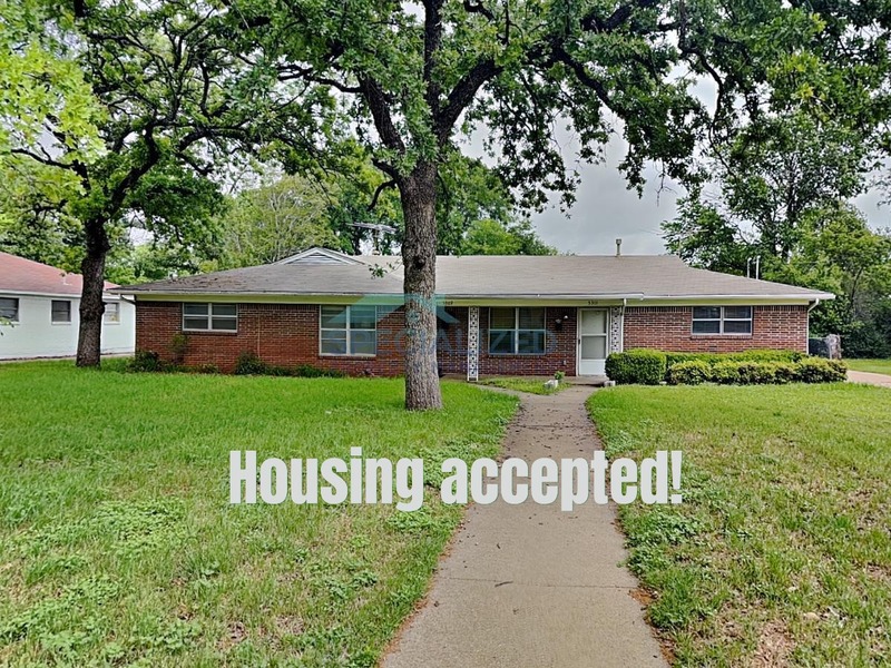 Fort Worth House: 5311 Purington Ave