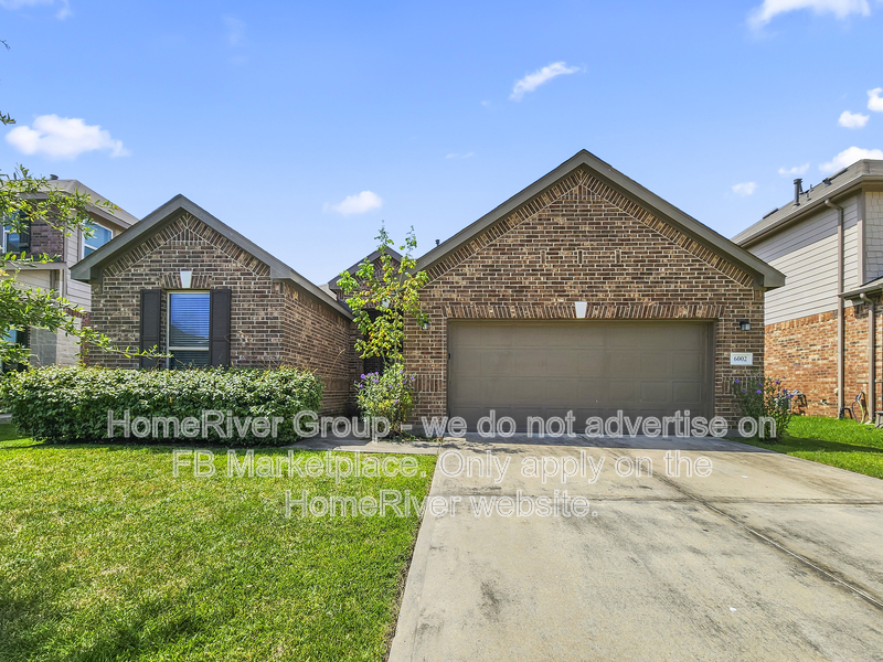 Humble House: 6002 River Timber Trl