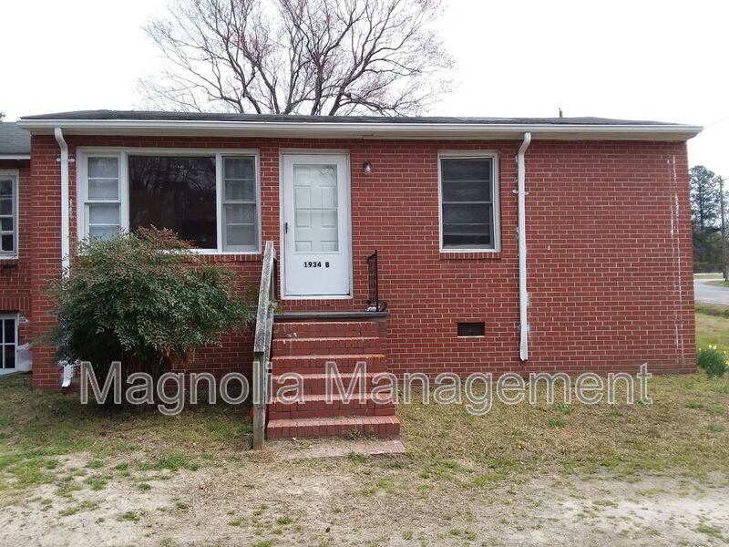 Henderson House: 1934-B Raleigh Rd.