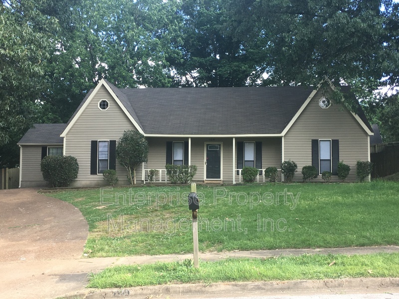 Memphis House: 7019 Shadow Oaks Dr
