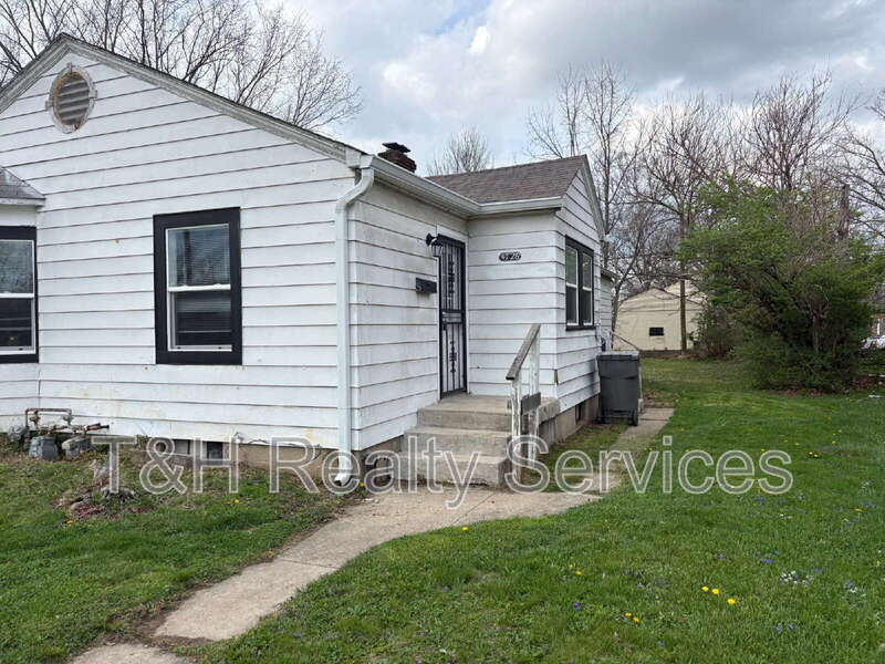 Indianapolis Condo: 4726 East 34th Street