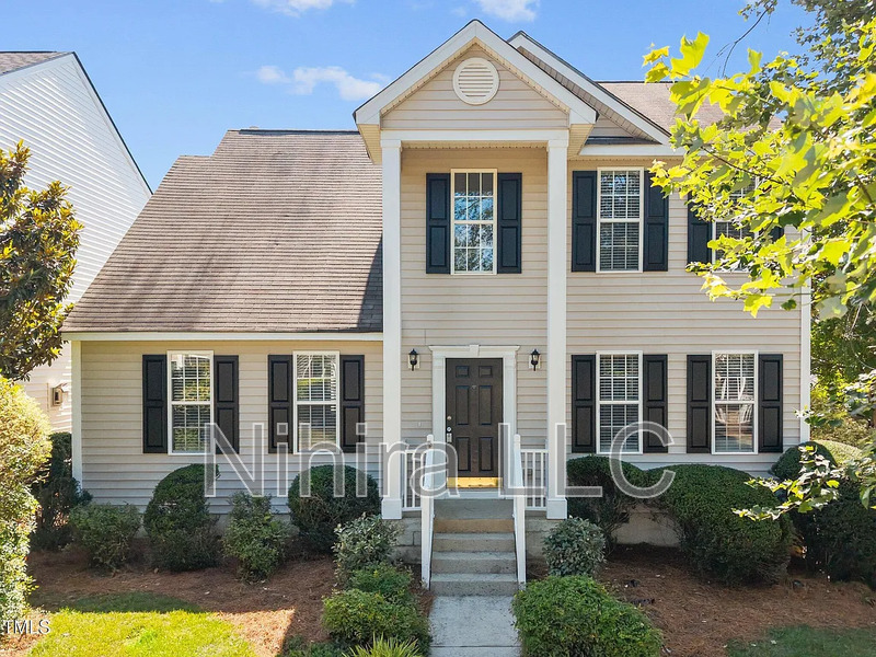 Holly Springs House: 148 Danesway Dr