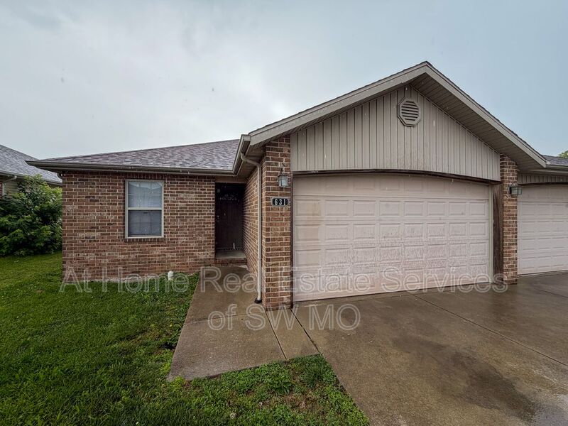 Republic Condo: 631 S Landen