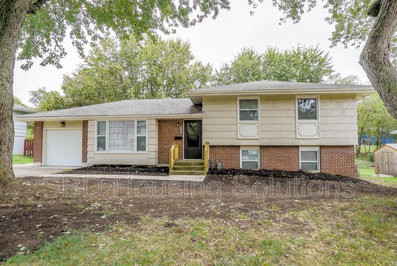 Kansas City House: 6307 E 102nd Terrace