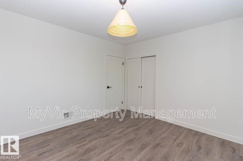 Edmonton House: 10536 76 ST NW