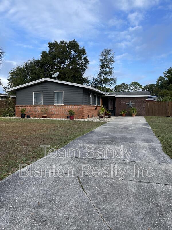 Milton House: 6558 College Drive