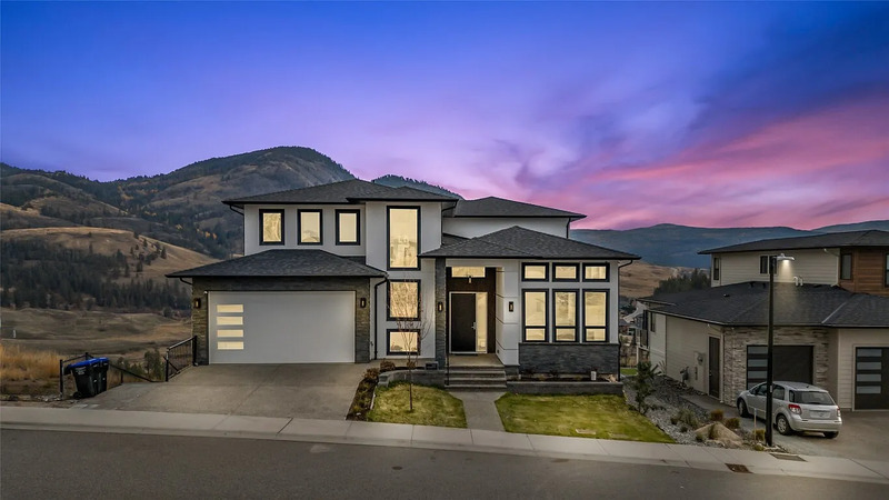 Kelowna House: 647 Carnoustie Drive