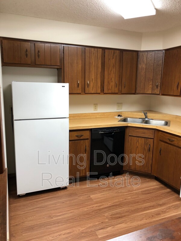 York Condo: 1935 N Lincoln Ave