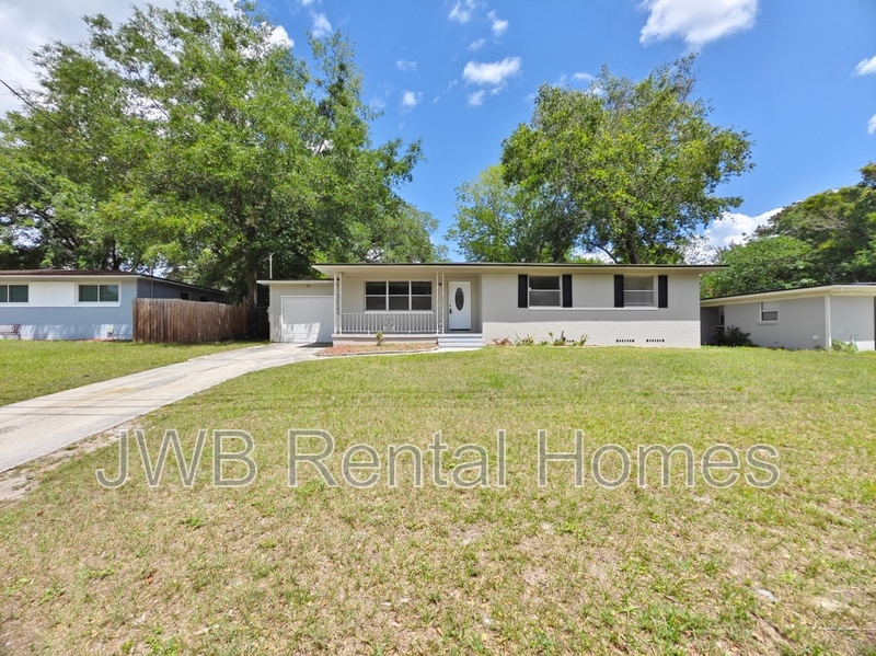 Jacksonville House: 7035 Biddy Ln