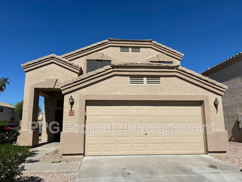 Buckeye House: 21814 W Cocopah St