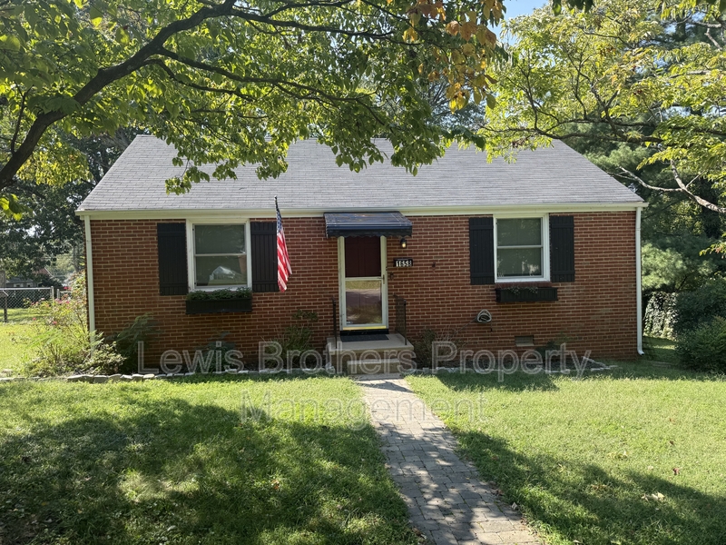Richmond House: 1658 Foster Road