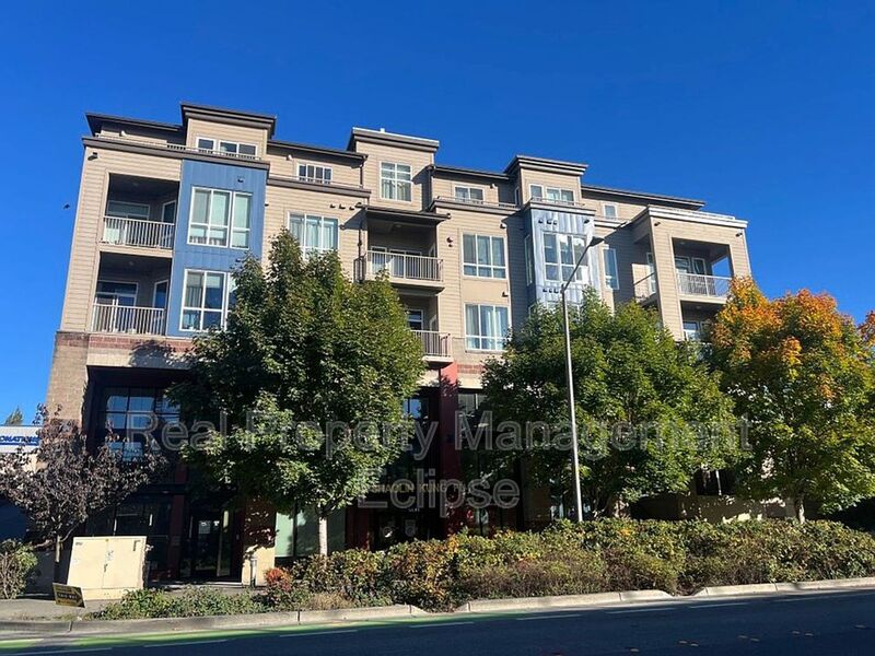 Redmond Condo: 2222 152nd Ave NE