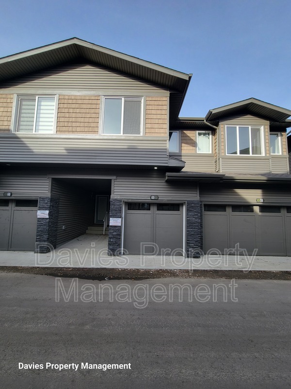 Edmonton Townhome: 2710 66 Street SW