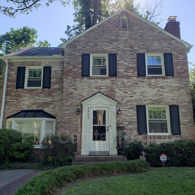 Bethesda House: 8901 Seneca Lane