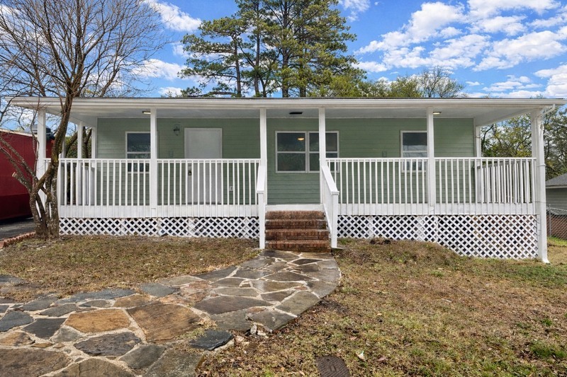 Atlanta House: 6161 Susan Ln