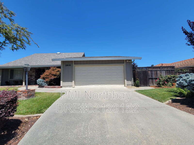 Fairfield House: 2842 Vista Grande