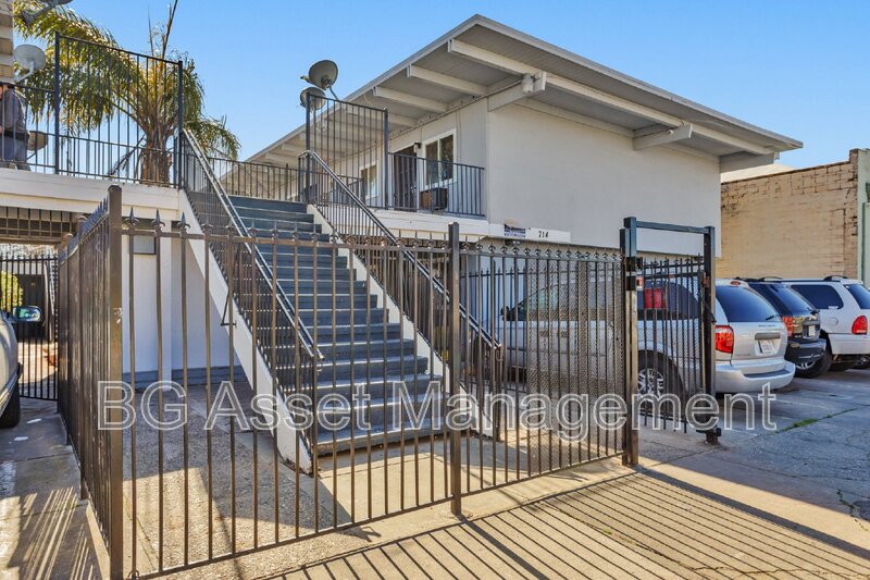 Sacramento Condo: 714 Darina Avenue