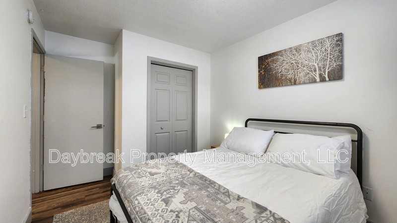 West Fargo Condo: 525 7th Avenue East - 4