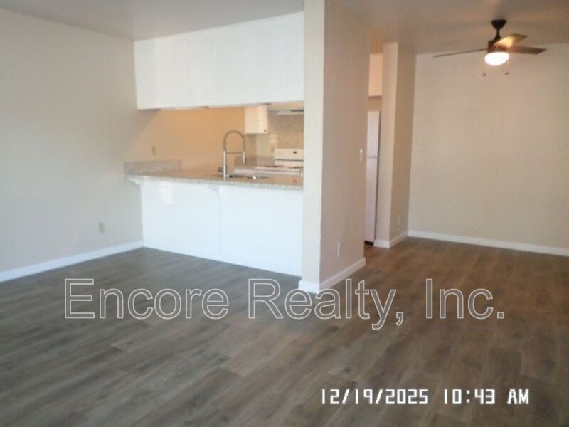 Chula Vista Condo: 696 I Street