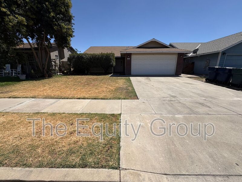 Tulare House: 1257 West Olema Cir