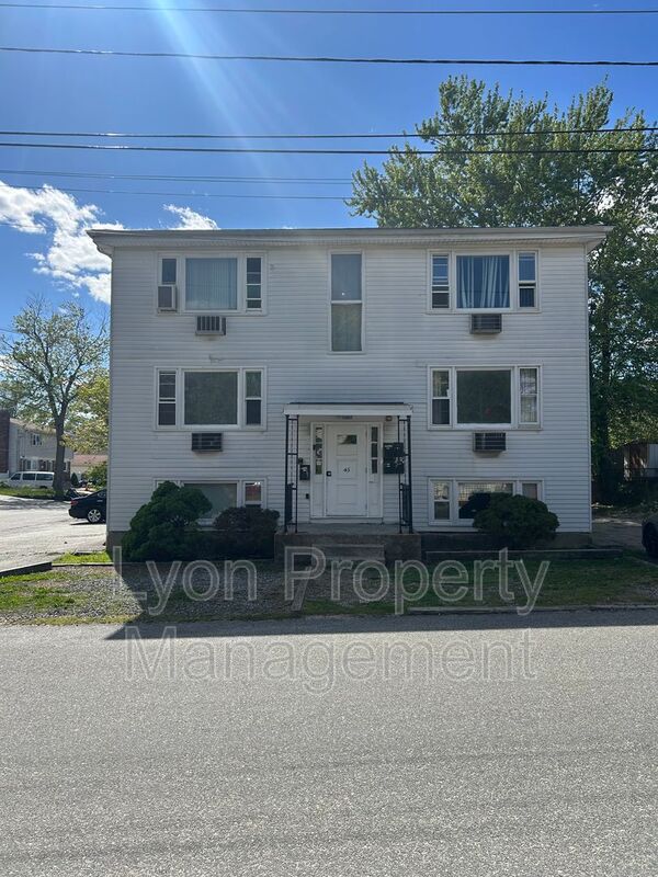 Cranston Condo: 45 Marlborough St
