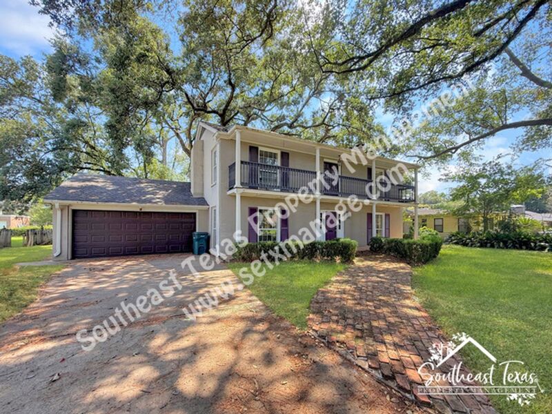 Beaumont House: 2465 Gladys