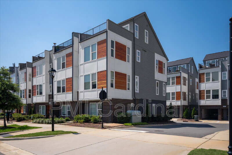 Charlotte Townhome: 2104 Bryant Park Dr