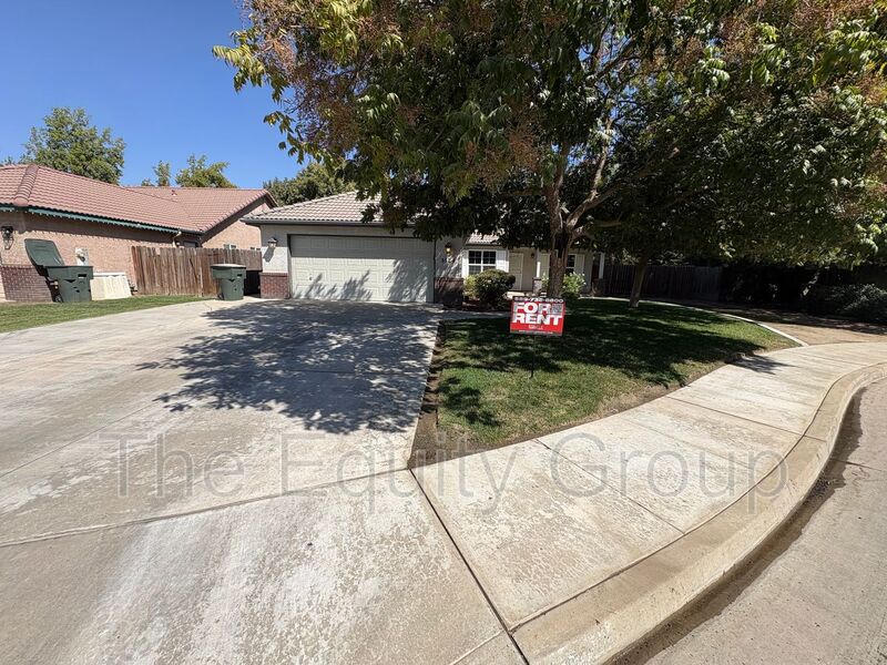 Visalia House: 3524 S. Lincoln Ct