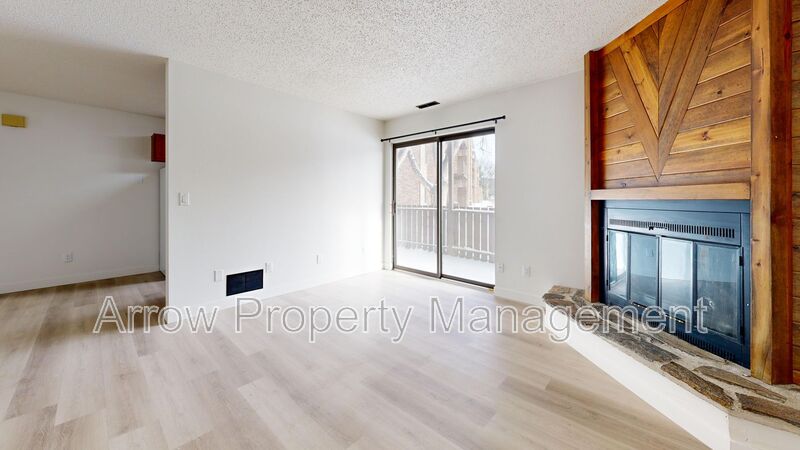 Bismarck House: 203 E Arbor-108F